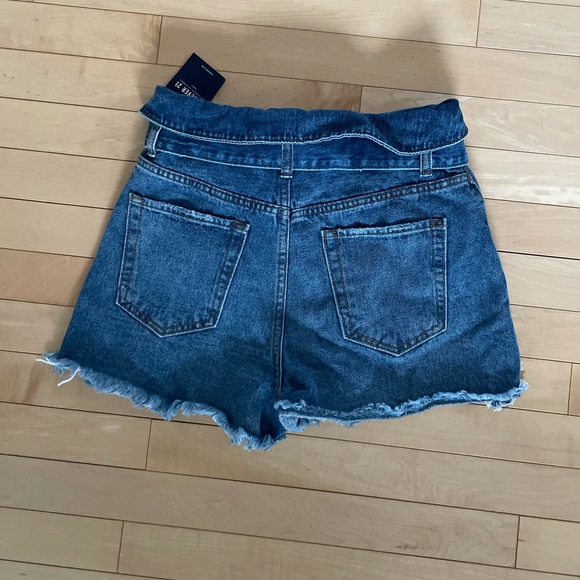 Forever 21 denim shorts Size 27 - Picture 2 of 2